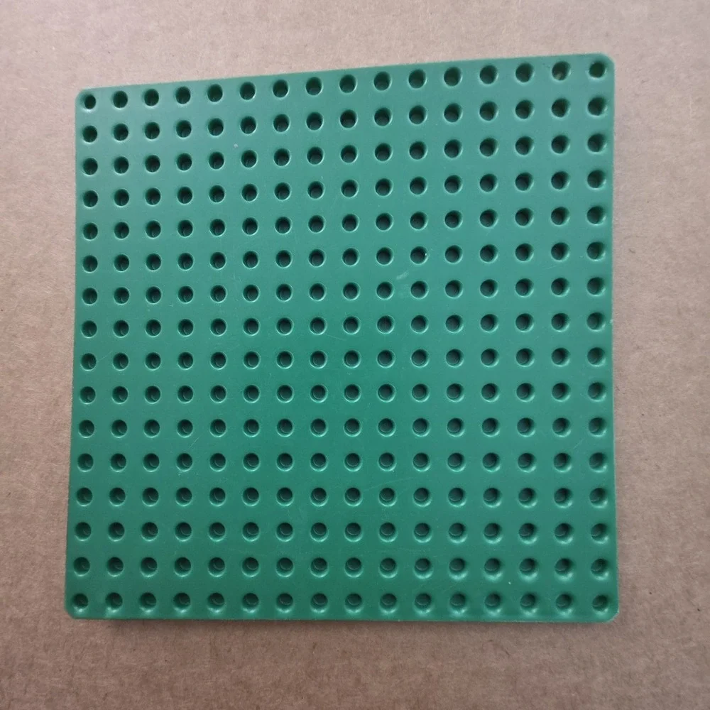 LEGO 91405  Flat Plates  5 -  16x16 Plates 3 White 1 Green & 1 Tan Lot Of 5 Read